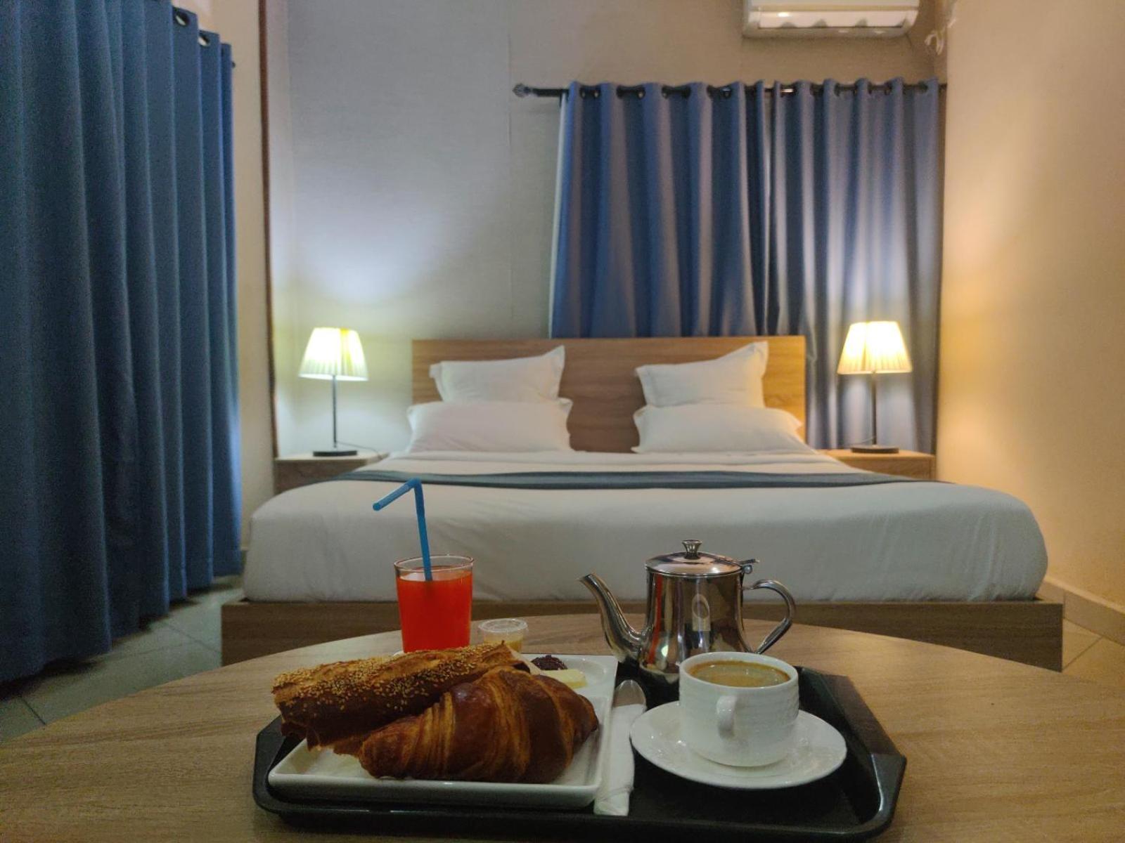 אנטננריבו Downtown Hotel מראה חיצוני תמונה
